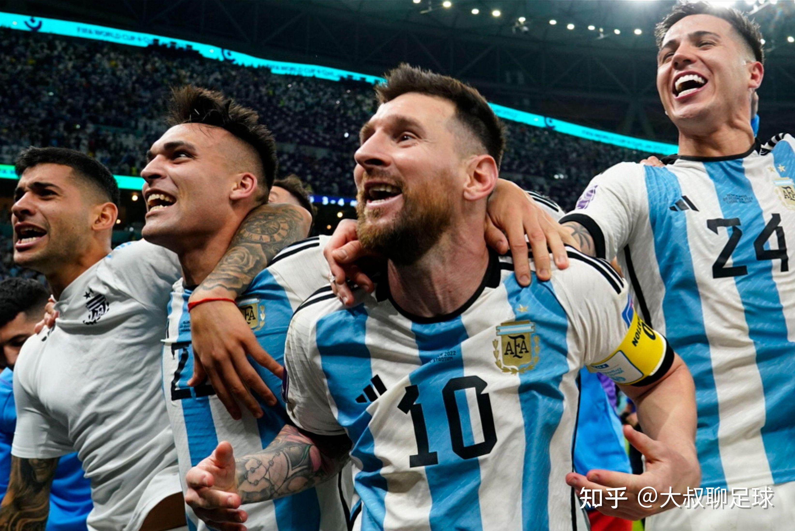 开云平台-梅西击败老对手詹姆斯，晋级之路一路高歌！(梅西像詹姆斯)