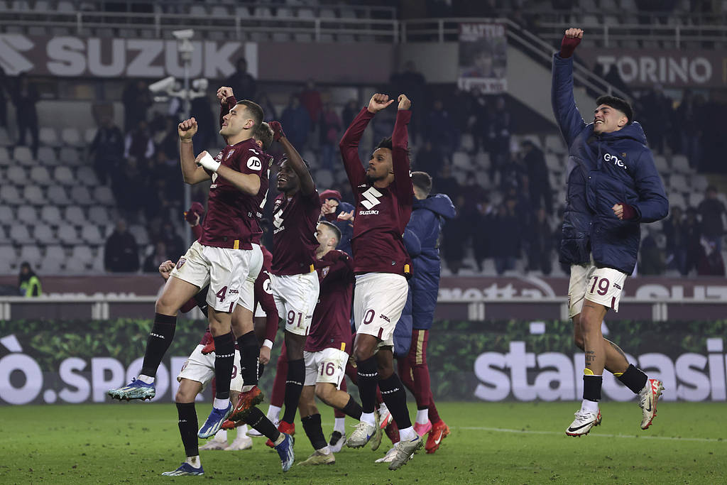 kaiyun-包含国际比赛日葡超焦点战；密尔沃基雄鹿豪取连胜；压力陡增；年轻球员得到机会的词条