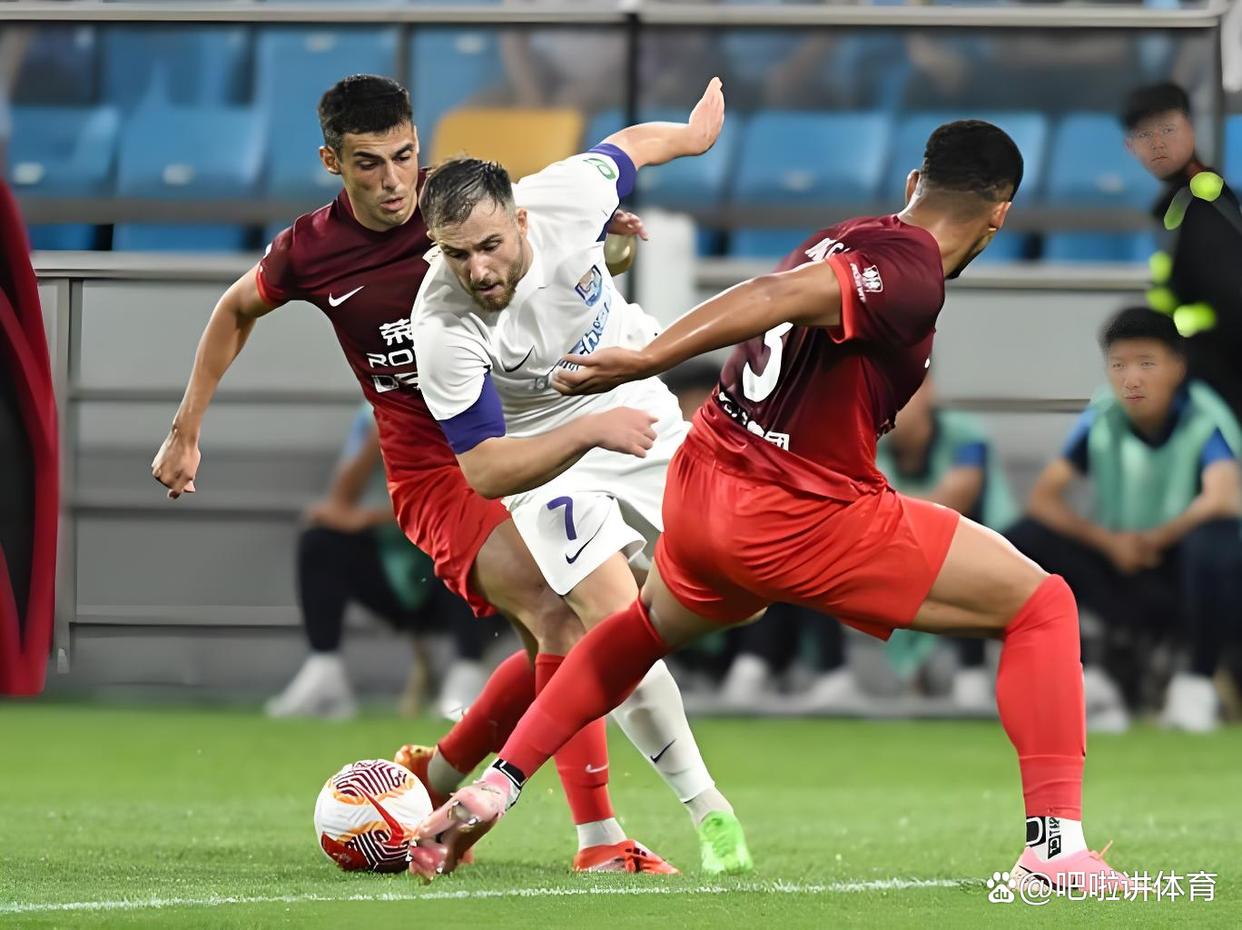 开云科技-包含上海申花训练开放日，冲刺阶段回应争议引欢呼，法国杯在即，球探报告显示潜力的词条